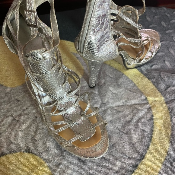 5”Silver Heels Sandals w/Zipped back. - Picture 1 of 2